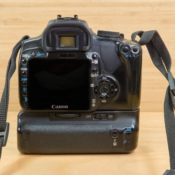 Canon EOS Rebel XTi (400D) Digital 10.1 MP Camera, w/ 18-55mm Lens, Battery Grip - Picture 9 of 11